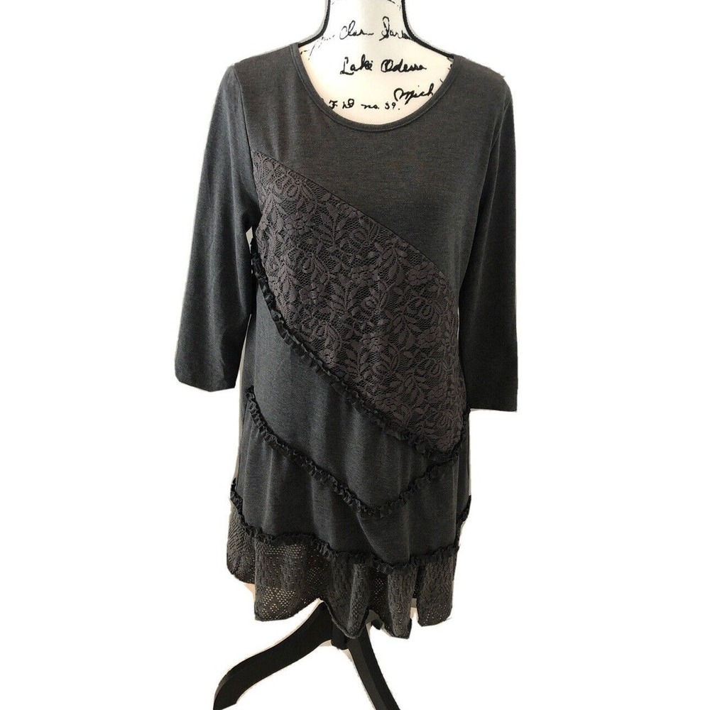 Urban Mangoz Womens Gray Lace Ruffle Tunic Top 3/4 Sleeve Crochet Hem Medium M